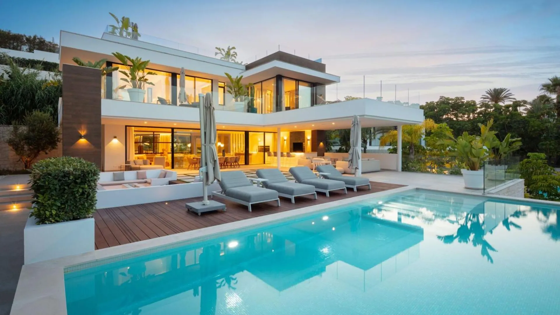 Vacation Marbella I Villa Almost Heaven, New Built Villa, Rooftop Jacuzzi, Infinity Heated Pool