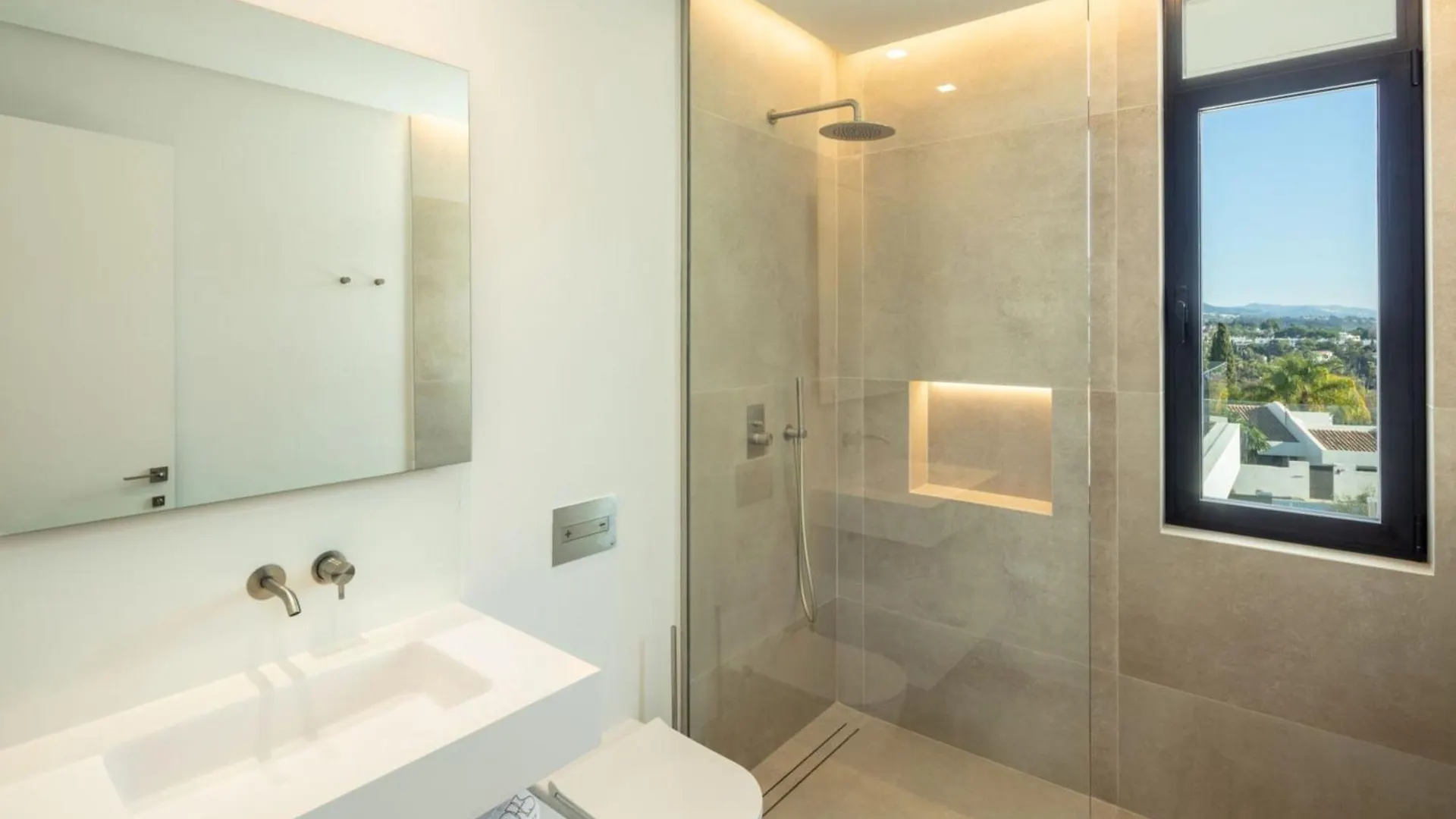 Vacation Marbella I Villa Almost Heaven, New Built Villa, Rooftop Jacuzzi, Infinity Heated Pool Spain