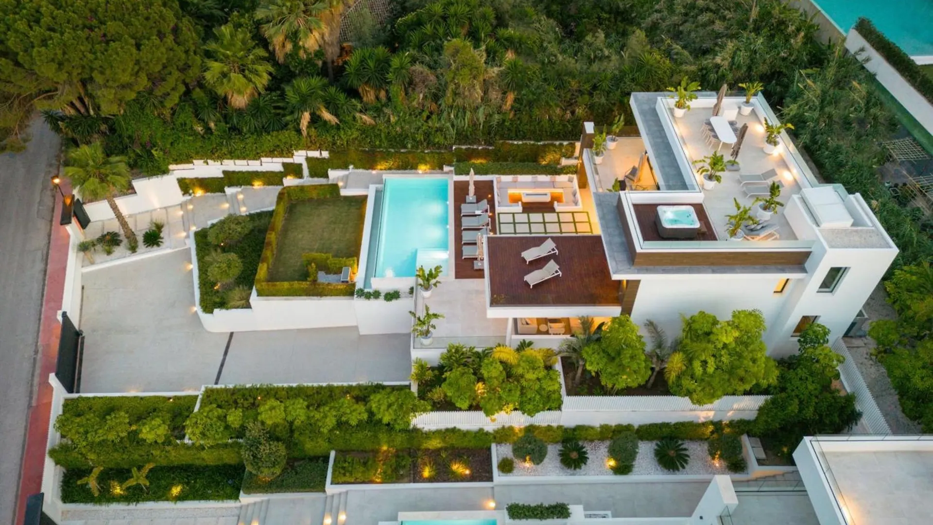 Vacation Marbella I Villa Almost Heaven, New Built Villa, Rooftop Jacuzzi, Infinity Heated Pool